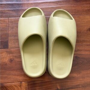 Adidas Yeezy Slides